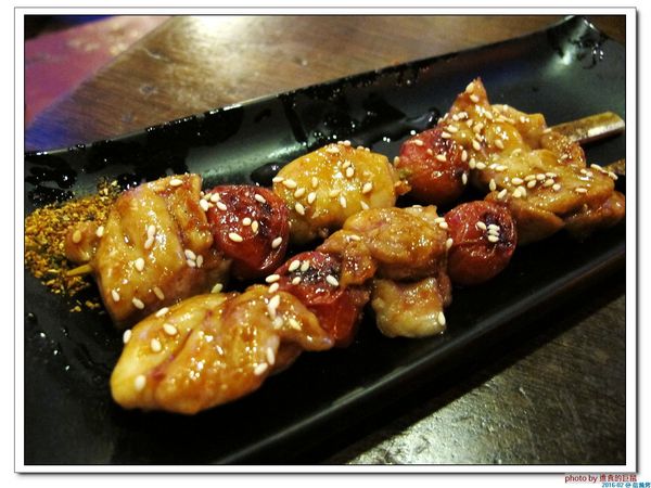 信燒烤：（台南。中西區美食）信燒烤 / 夜間聚餐，吃美食，喝酒閒聊的台式餐館。來吧來吧！日式料理，台式小炒，通通有！