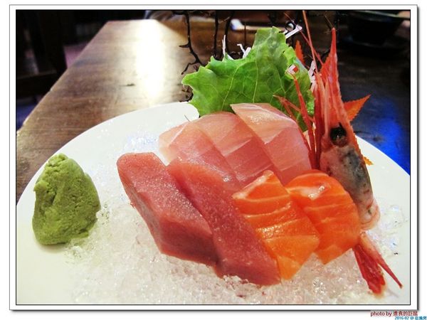 信燒烤：（台南。中西區美食）信燒烤 / 夜間聚餐，吃美食，喝酒閒聊的台式餐館。來吧來吧！日式料理，台式小炒，通通有！