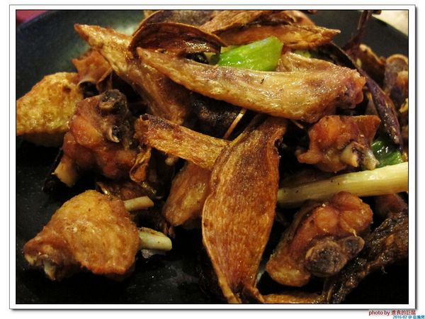 信燒烤：（台南。中西區美食）信燒烤 / 夜間聚餐，吃美食，喝酒閒聊的台式餐館。來吧來吧！日式料理，台式小炒，通通有！