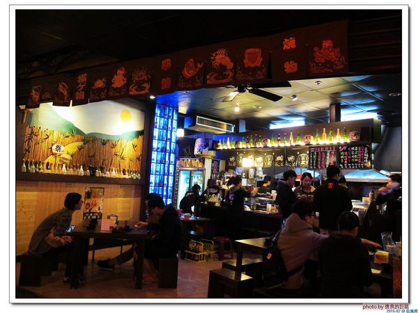 信燒烤：（台南。中西區美食）信燒烤 / 夜間聚餐，吃美食，喝酒閒聊的台式餐館。來吧來吧！日式料理，台式小炒，通通有！