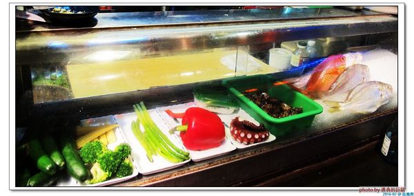 信燒烤：（台南。中西區美食）信燒烤 / 夜間聚餐，吃美食，喝酒閒聊的台式餐館。來吧來吧！日式料理，台式小炒，通通有！