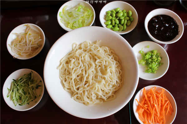 餡老滿(文心店):餡老滿(文心店)✪手工麵食×精緻美味×北京道地=宮廷饗宴~103.07.26