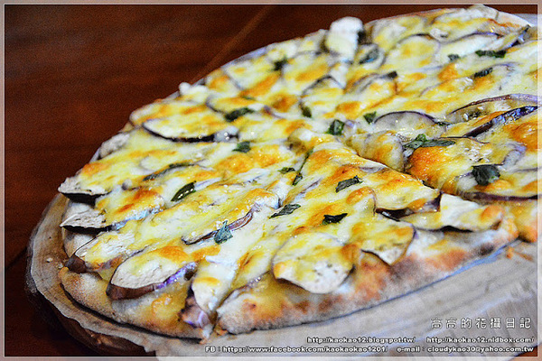蜜熊窯披薩-棗子樹蔬食料理：【高雄】鼓山區。蜜熊窯 Ｐｉｚｚａ 美術店