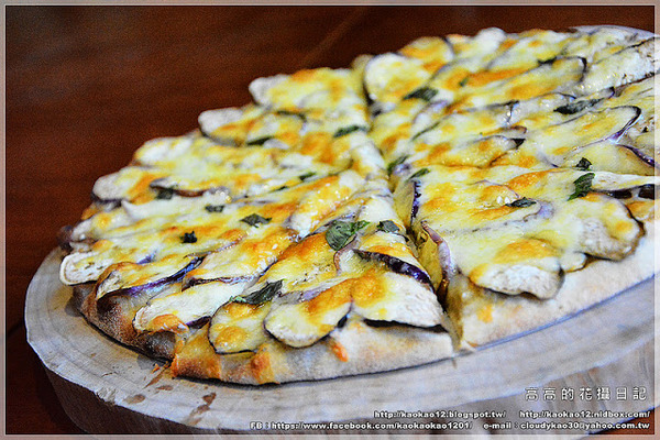 蜜熊窯披薩-棗子樹蔬食料理：【高雄】鼓山區。蜜熊窯 Ｐｉｚｚａ 美術店
