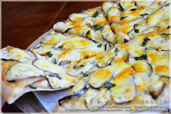 蜜熊窯披薩-棗子樹蔬食料理：【高雄】鼓山區。蜜熊窯 Ｐｉｚｚａ 美術店