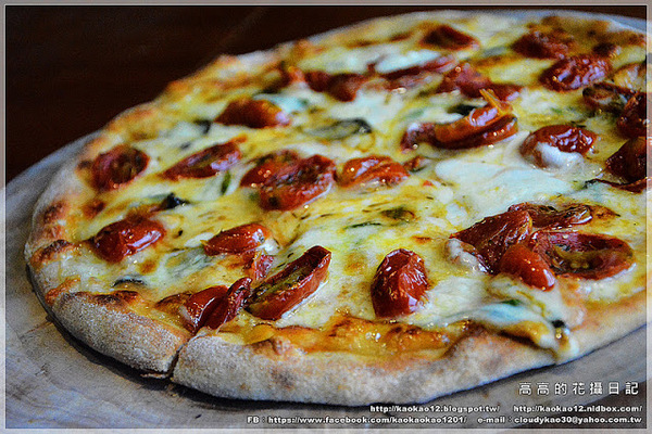 蜜熊窯披薩-棗子樹蔬食料理：【高雄】鼓山區。蜜熊窯 Ｐｉｚｚａ 美術店