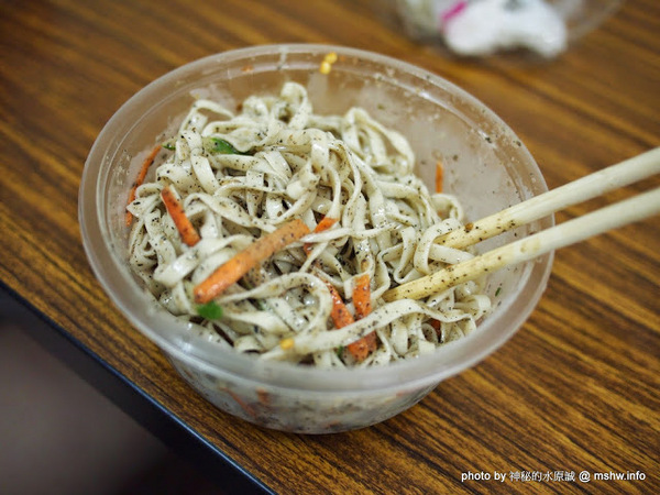 梁婆婆臭豆腐(東興店):【食記】台中梁婆婆臭豆腐東興店@南屯 : 晚節不保?!50年老店怎麼變這樣? 口味退步,但涼麵好好吃!!