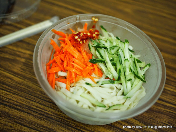 梁婆婆臭豆腐(東興店):【食記】台中梁婆婆臭豆腐東興店@南屯 : 晚節不保?!50年老店怎麼變這樣? 口味退步,但涼麵好好吃!!