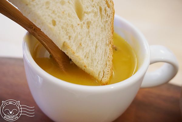 莎莎莉朵Sausalito CAFE：【星羽愛美食-台中】國美館附近新秘境，環境可愛餐點美味，明太子燉飯口口鮮美好好吃!!~莎莎莉朵 sausalito cafe