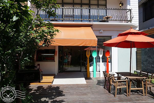 莎莎莉朵Sausalito CAFE：【星羽愛美食-台中】國美館附近新秘境，環境可愛餐點美味，明太子燉飯口口鮮美好好吃!!~莎莎莉朵 sausalito cafe