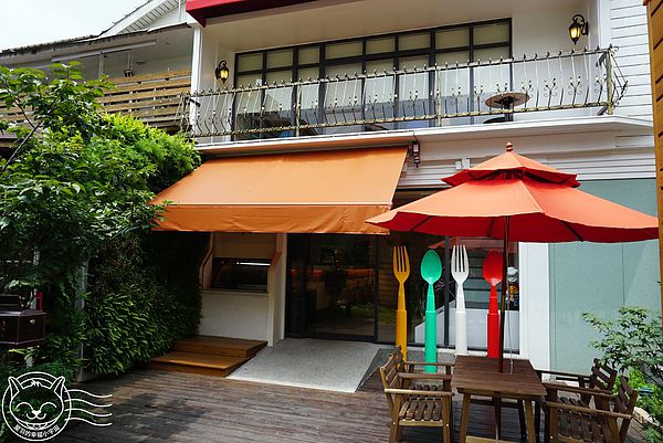 莎莎莉朵Sausalito CAFE：【星羽愛美食-台中】國美館附近新秘境，環境可愛餐點美味，明太子燉飯口口鮮美好好吃!!~莎莎莉朵 sausalito cafe