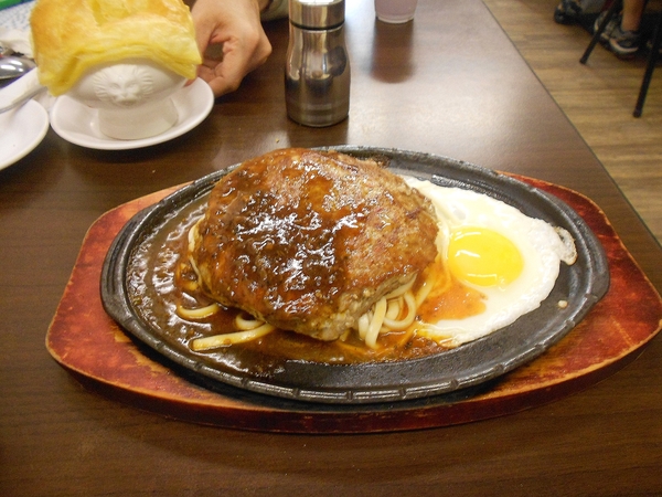 牛魔王牛排(六合店)：牛魔王牛排(六合店)雙人排餐免費體驗！