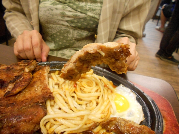 牛魔王牛排(六合店)：牛魔王牛排(六合店)雙人排餐免費體驗！