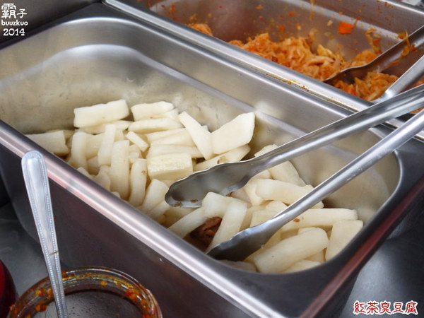 紅茶臭豆腐/解饞小舖:紅茶結合臭豆腐??!!逢甲夜市裡想像不到的