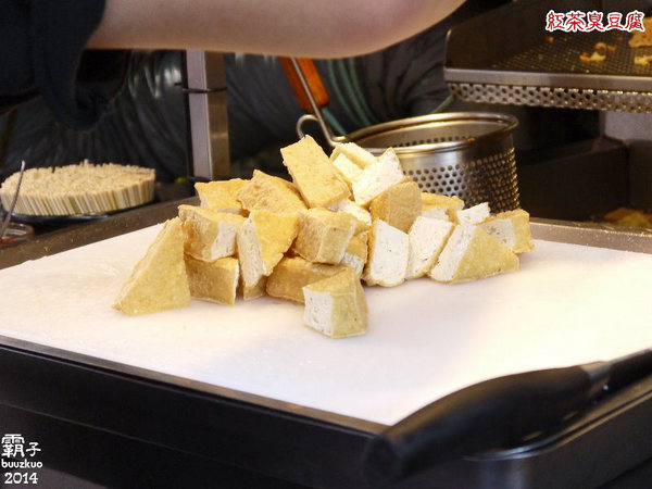 紅茶臭豆腐/解饞小舖:紅茶結合臭豆腐??!!逢甲夜市裡想像不到的