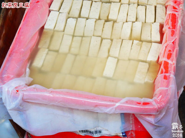 紅茶臭豆腐/解饞小舖:紅茶結合臭豆腐??!!逢甲夜市裡想像不到的