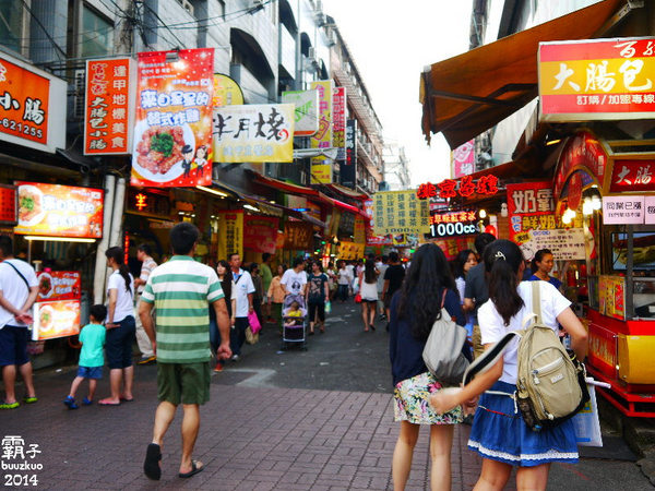紅茶臭豆腐/解饞小舖:紅茶結合臭豆腐??!!逢甲夜市裡想像不到的