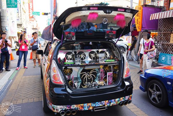 雲林布袋戲館：※ 雲林國際偶戲節、雲林布袋戲館 ※【星羽是玩貨-雲林虎尾】臺灣好行貼心方便又好玩，布袋戲人物躍出現實，一定要親身感受~!!!