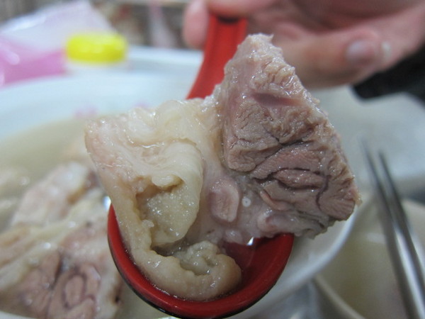 豬腳林原汁：(基隆)濃郁湯頭與煮得透徹豬腳肉－豬腳林原汁