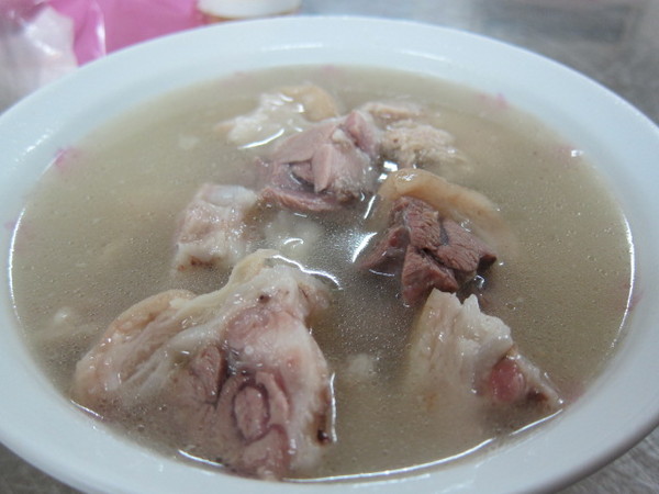 豬腳林原汁：(基隆)濃郁湯頭與煮得透徹豬腳肉－豬腳林原汁