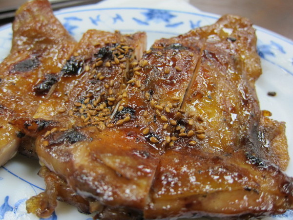 雙連街魯肉飯：（台北）油亮雞腿與大分量配菜的便當－雙連街滷肉飯