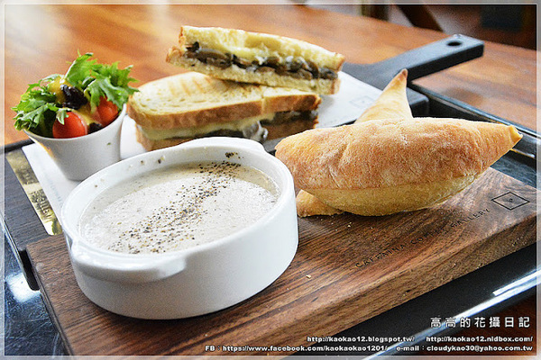 Caffaina Coffee Gallery 卡啡那(美術館店)：【高雄】鼓山區。卡啡那 Caffaina Coffee Gallery 美術館店 二訪