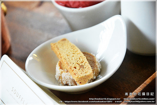 Caffaina Coffee Gallery 卡啡那(美術館店):【高雄】鼓山區。卡啡那 Caffaina Coffee Gallery 美術館店