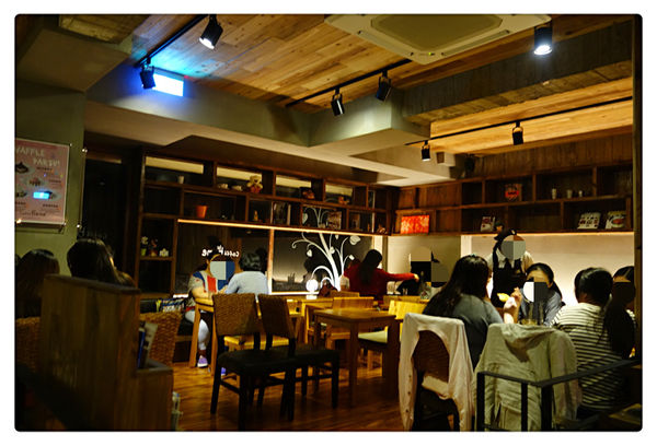 Caffe' bene 카페베네 - 台北1號店-忠孝:Caffe Bene 台北忠孝店 ~ 來自韓國的咖啡店.用餐不限時 - 捷運忠孝敦化站
