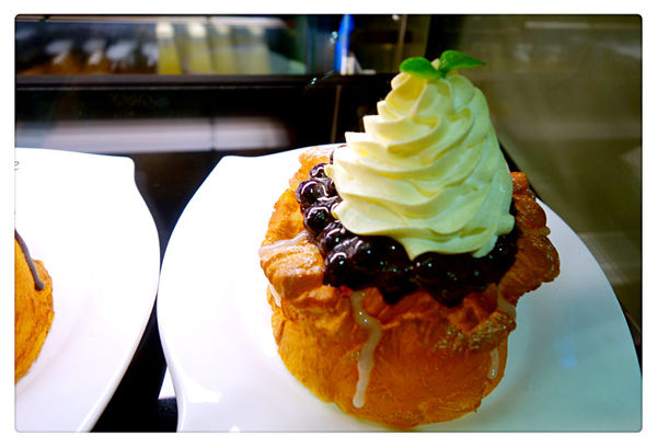 Caffe' bene 카페베네 - 台北1號店-忠孝:Caffe Bene 台北忠孝店 ~ 來自韓國的咖啡店.用餐不限時 - 捷運忠孝敦化站