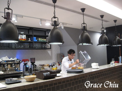 201 CAFE RESTAURANT：201 CAFE RESTAURANT ~ 下午茶時間來份”巧克力蕉響曲”