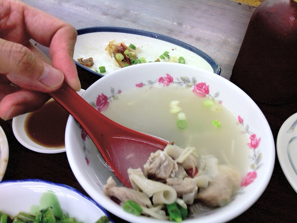 寶珠蛋黃麵(旗艦店):寶珠蛋黃麵-苓雅區武廟路128之3號