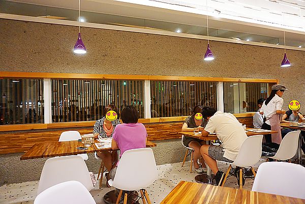 青木和洋食彩AOKI：※ 青木和洋食彩AOKI ※ 【星羽愛美食-台中】裝潢明亮寬敞舒適，餐點溫暖樸實美味的中價位和式洋食