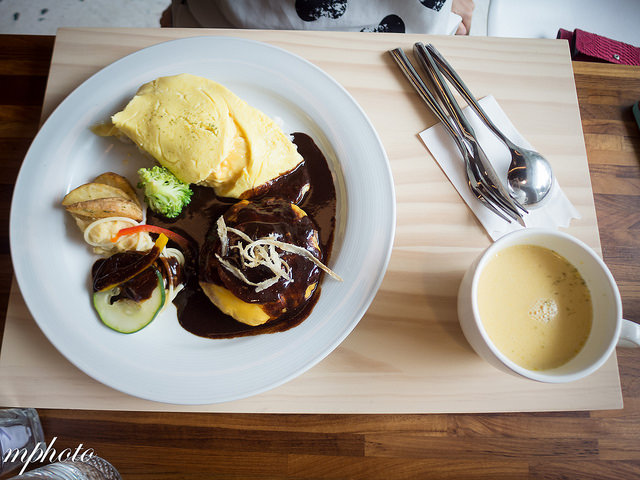 台中 樂活餐廳 青木 和洋食彩 販售 漢堡排