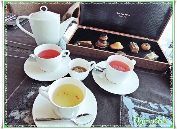 Café 103/香港麗思卡爾頓酒店：✜ 令人激賞滴香港103層樓無敵海景下午茶 !!－「Café 103/香港麗思卡爾頓酒店」↖(^ω^)↗