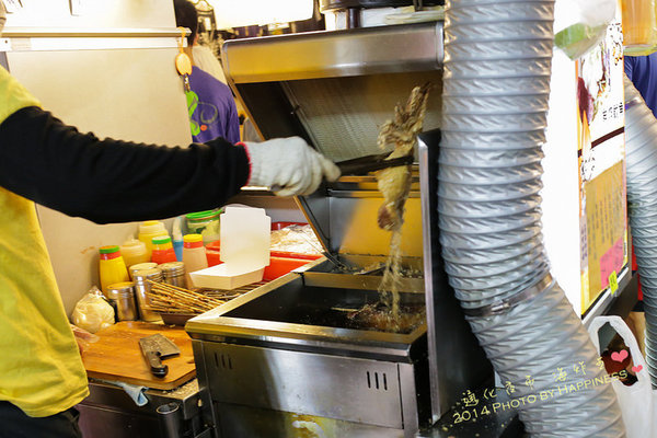 海炸王:【台北信義_臨江街觀光夜市】鮮炸魷魚海炸王 ♥ 通化夜市美食大滿足! 宵夜就是要來份炸物才滿足,我愛吃魷魚,海鮮萬歲!♥