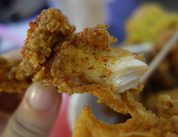 雞巢日式炸雞:路邊小貨車賣的好吃炸雞 雞巢日式和風炸雞 有推介!!