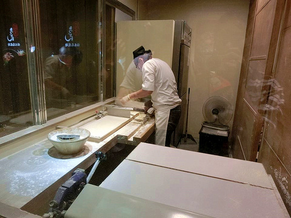 稻禾烏龍麵(臺中勤美綠園道)：【台中食記】現場製麵 勁道美味的日本烏龍麵@稻禾烏龍麵Inaka Udon(勤美誠品綠園道店)