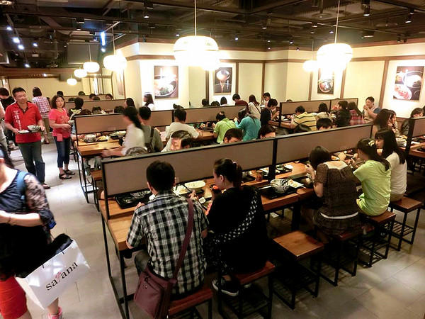 稻禾烏龍麵(臺中勤美綠園道)：【台中食記】現場製麵 勁道美味的日本烏龍麵@稻禾烏龍麵Inaka Udon(勤美誠品綠園道店)