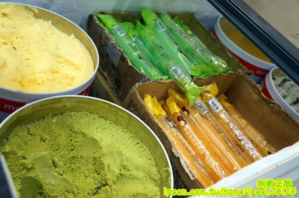 饗宴麻辣火鍋：【台南-東區】吃到飽x新鮮海產...只要$359+10％服務費~明治冰淇淋/豆花/魚冊《饗宴麻辣火鍋》