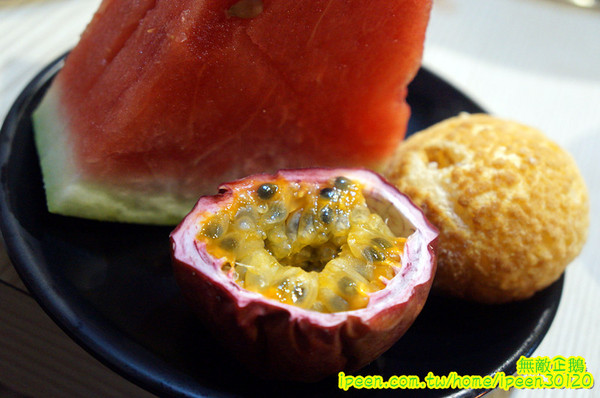 饗宴麻辣火鍋：【台南-東區】吃到飽x新鮮海產...只要$359+10％服務費~明治冰淇淋/豆花/魚冊《饗宴麻辣火鍋》