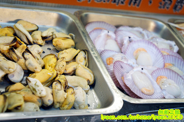 饗宴麻辣火鍋：【台南-東區】吃到飽x新鮮海產...只要$359+10％服務費~明治冰淇淋/豆花/魚冊《饗宴麻辣火鍋》