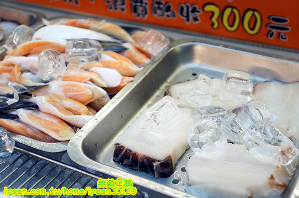 饗宴麻辣火鍋：【台南-東區】吃到飽x新鮮海產...只要$359+10％服務費~明治冰淇淋/豆花/魚冊《饗宴麻辣火鍋》