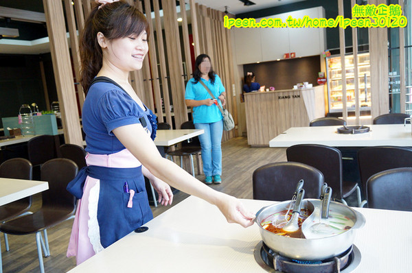 饗宴麻辣火鍋：【台南-東區】吃到飽x新鮮海產...只要$359+10％服務費~明治冰淇淋/豆花/魚冊《饗宴麻辣火鍋》