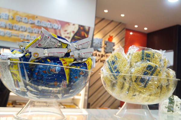 饗宴麻辣火鍋：【台南-東區】吃到飽x新鮮海產...只要$359+10％服務費~明治冰淇淋/豆花/魚冊《饗宴麻辣火鍋》