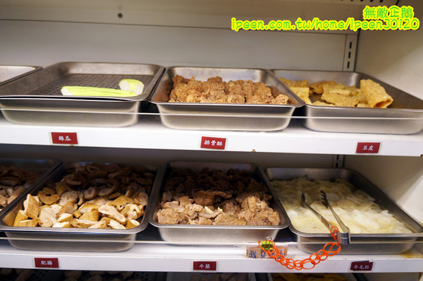 饗宴麻辣火鍋：【台南-東區】吃到飽x新鮮海產...只要$359+10％服務費~明治冰淇淋/豆花/魚冊《饗宴麻辣火鍋》