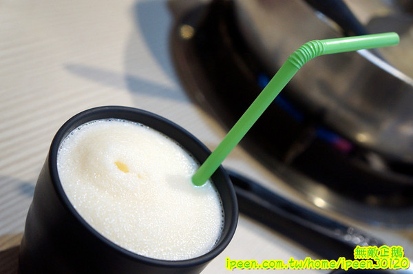 饗宴麻辣火鍋：【台南-東區】吃到飽x新鮮海產...只要$359+10％服務費~明治冰淇淋/豆花/魚冊《饗宴麻辣火鍋》