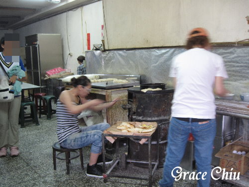 原西園橋下燒餅油條：艋舺在地早餐／早午餐～原西園橋下燒餅油條