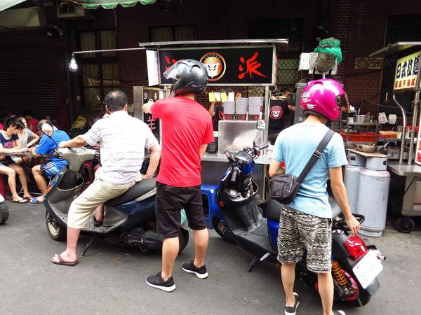 【蘆洲夜市】汪派沙茶羊肉-人潮滿滿的羊肉麵