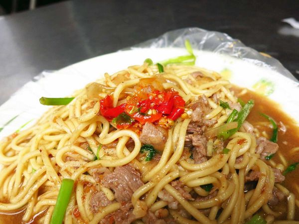 【蘆洲夜市】汪派沙茶羊肉-人潮滿滿的羊肉麵