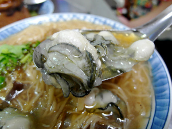 盛記臭豆腐:邀約【六張犁】盛記臭豆腐。名不虛傳的脆皮臭豆腐